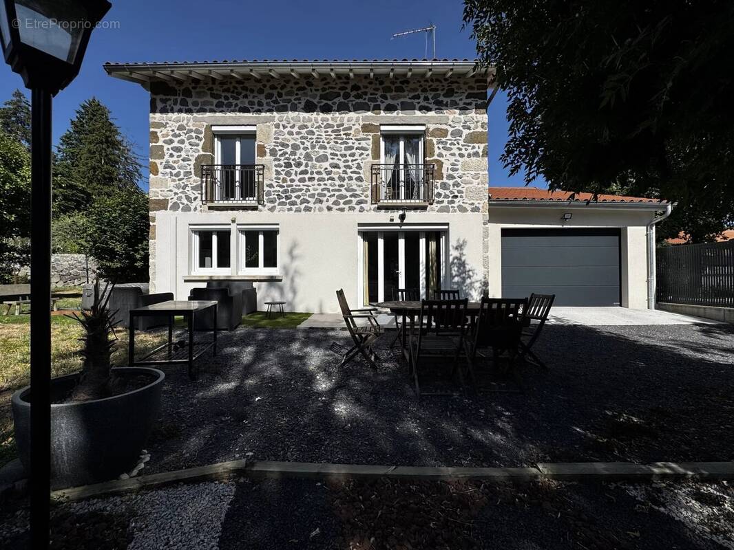 Maison à COUBON