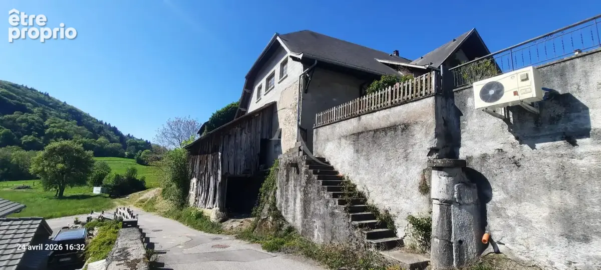 Maison Chilly 5 pièce(s)  114.39 m² Hab  (463 m2 au sol). - photo 4