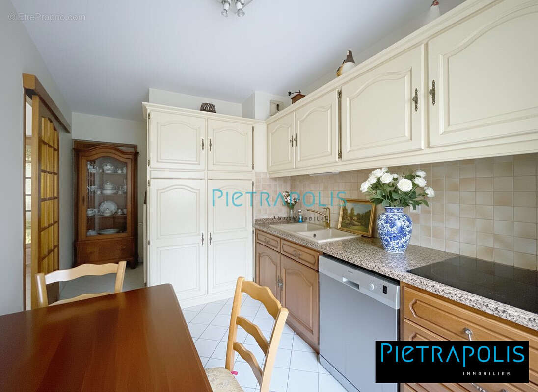 photo de projection - Appartement à QUINCIEUX