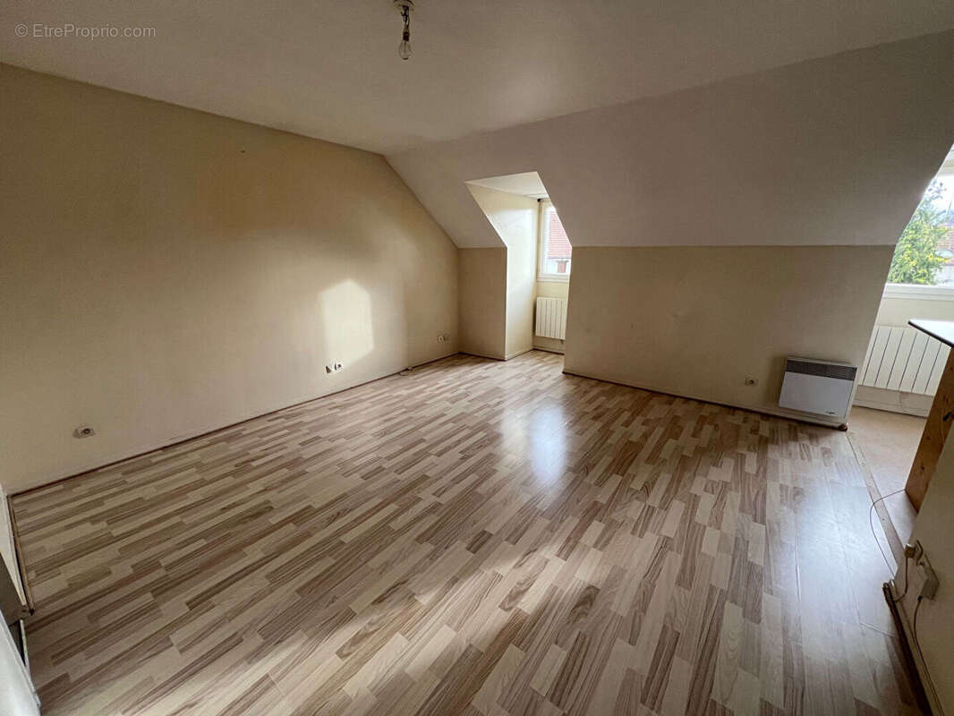 Appartement à EPERNON
