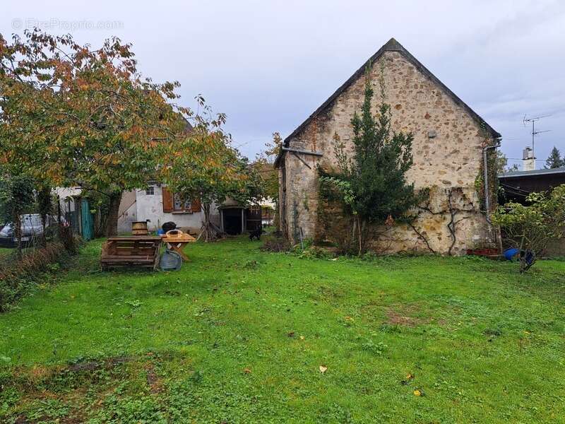 Maison à LA BROSSE-MONTCEAUX