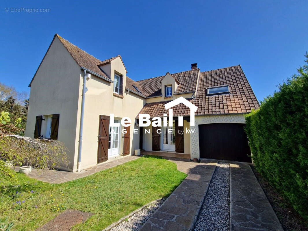Maison 135 m² à Cergy  - photo 2