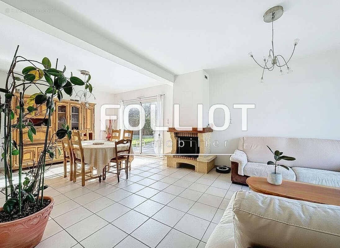 A Vendre - Maison 4/5 chambres avec vie de plain-pied à Saint-Martin-de-Fontenay - photo 3