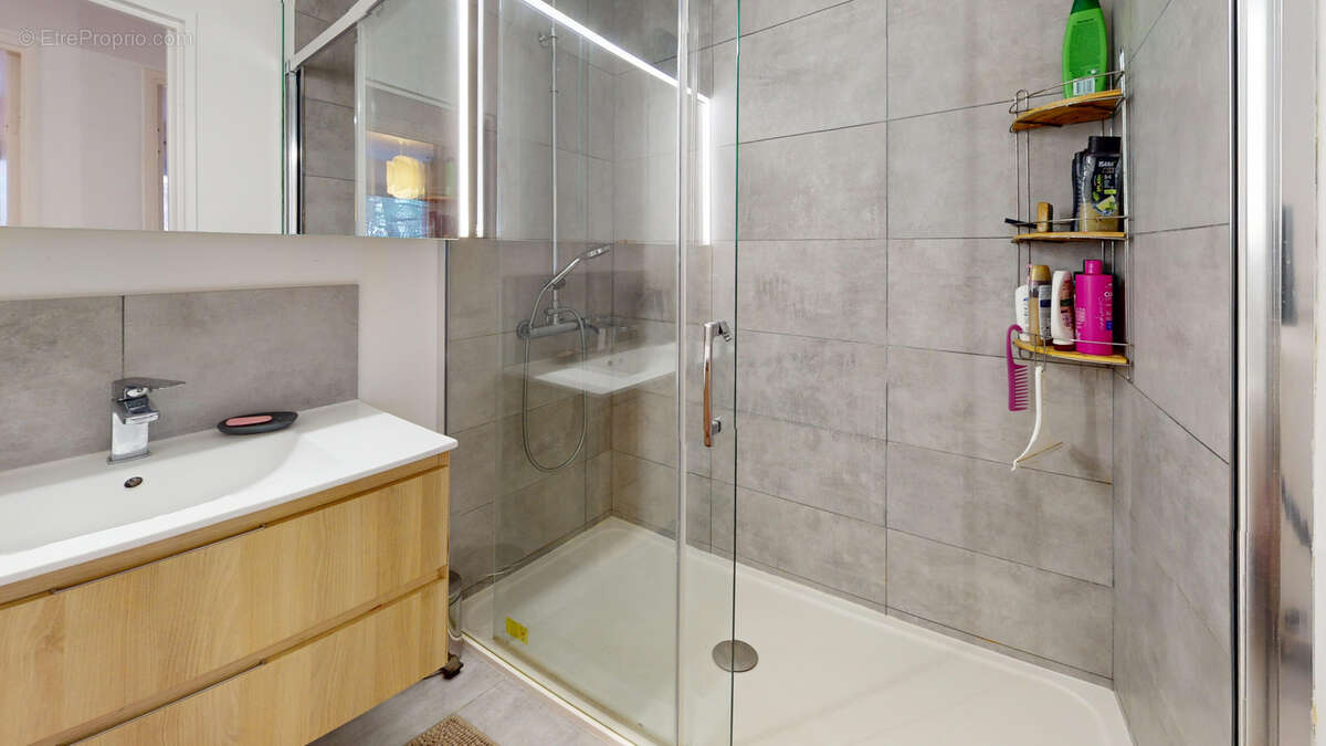 Appartement à VALLAURIS