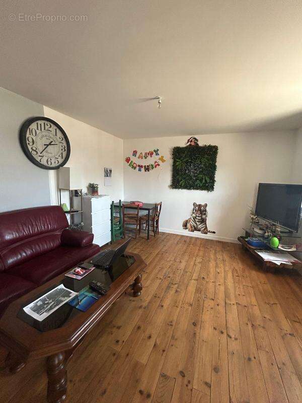 Appartement à LES AVENIERES