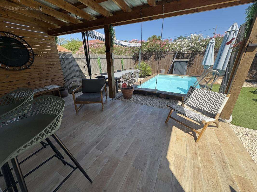 A vendre maison renovee avec jardin et piscine - photo 4