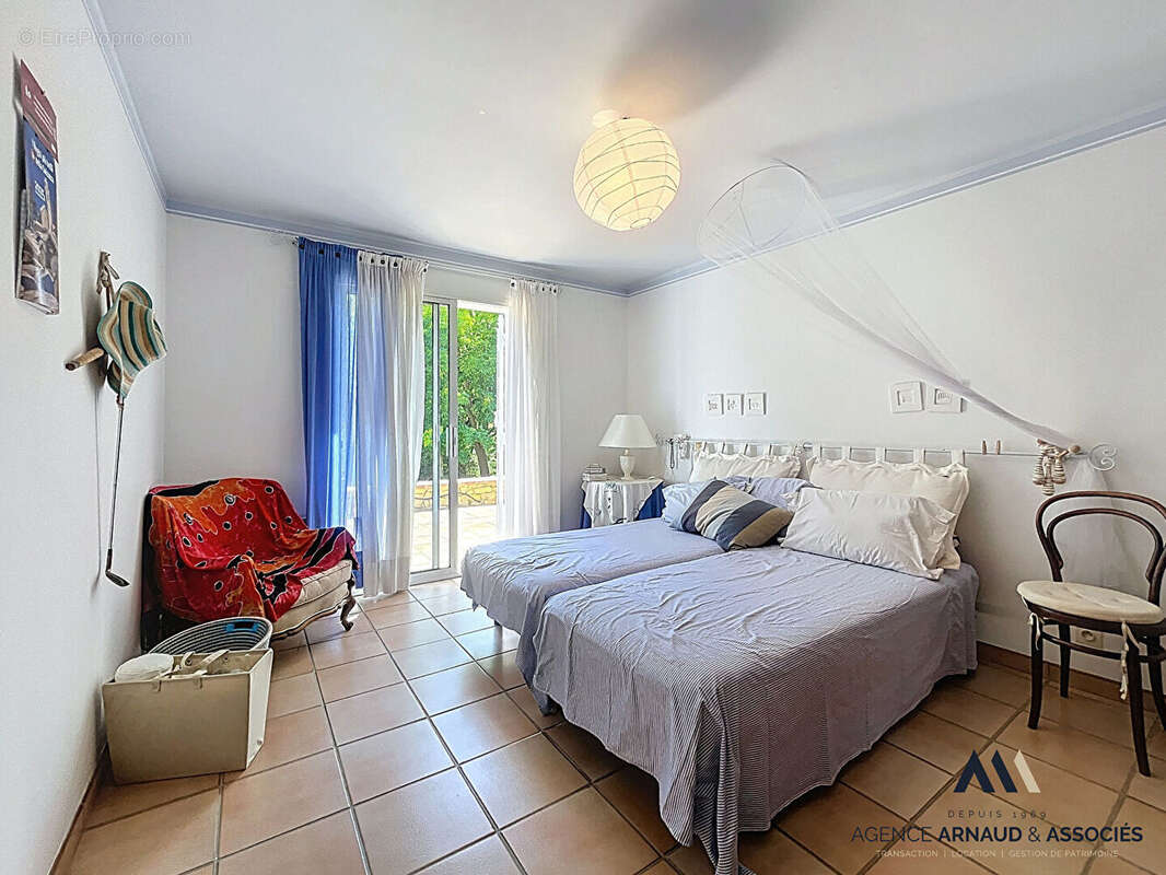 Magnifique maison (5 chambres) de plain-pied avec piscine - photo 11