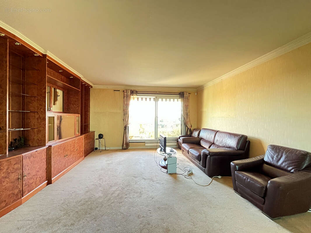 Appartement à SURESNES
