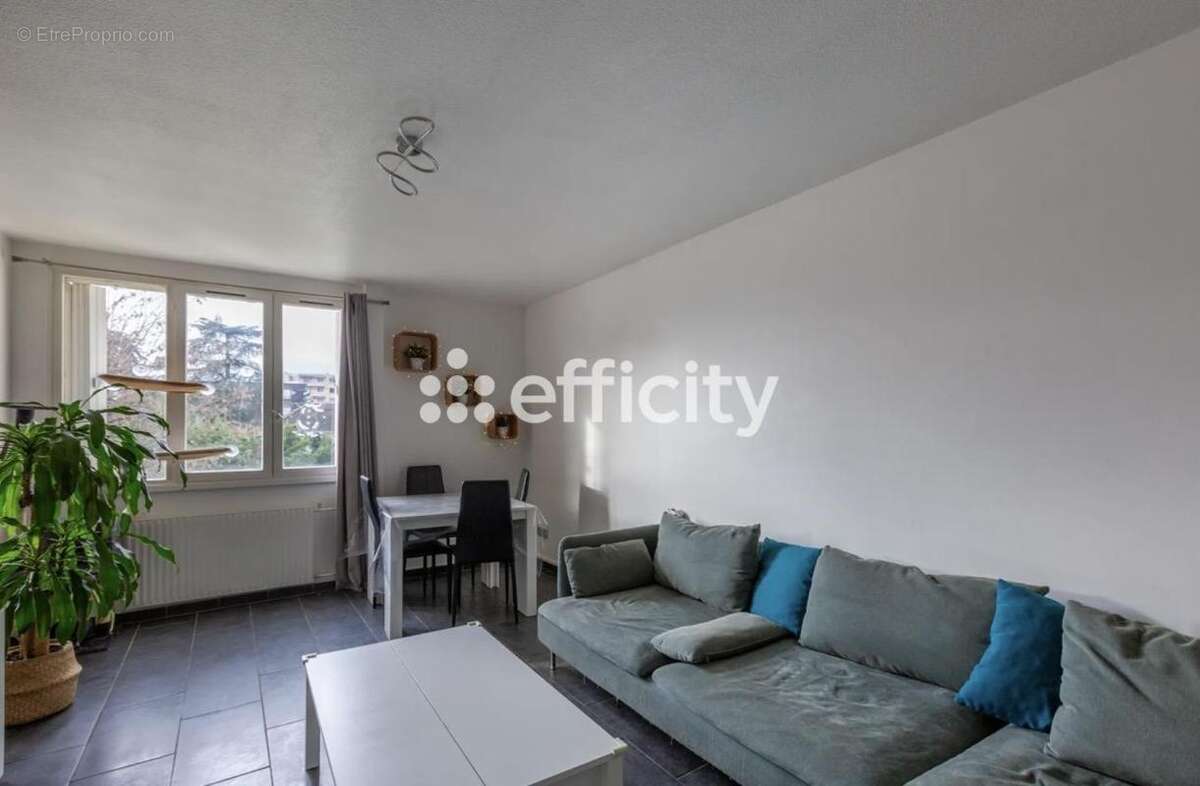 Appartement à VAULX-EN-VELIN