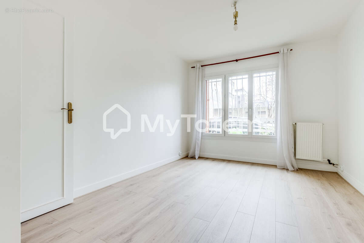 Appartement à LES LILAS