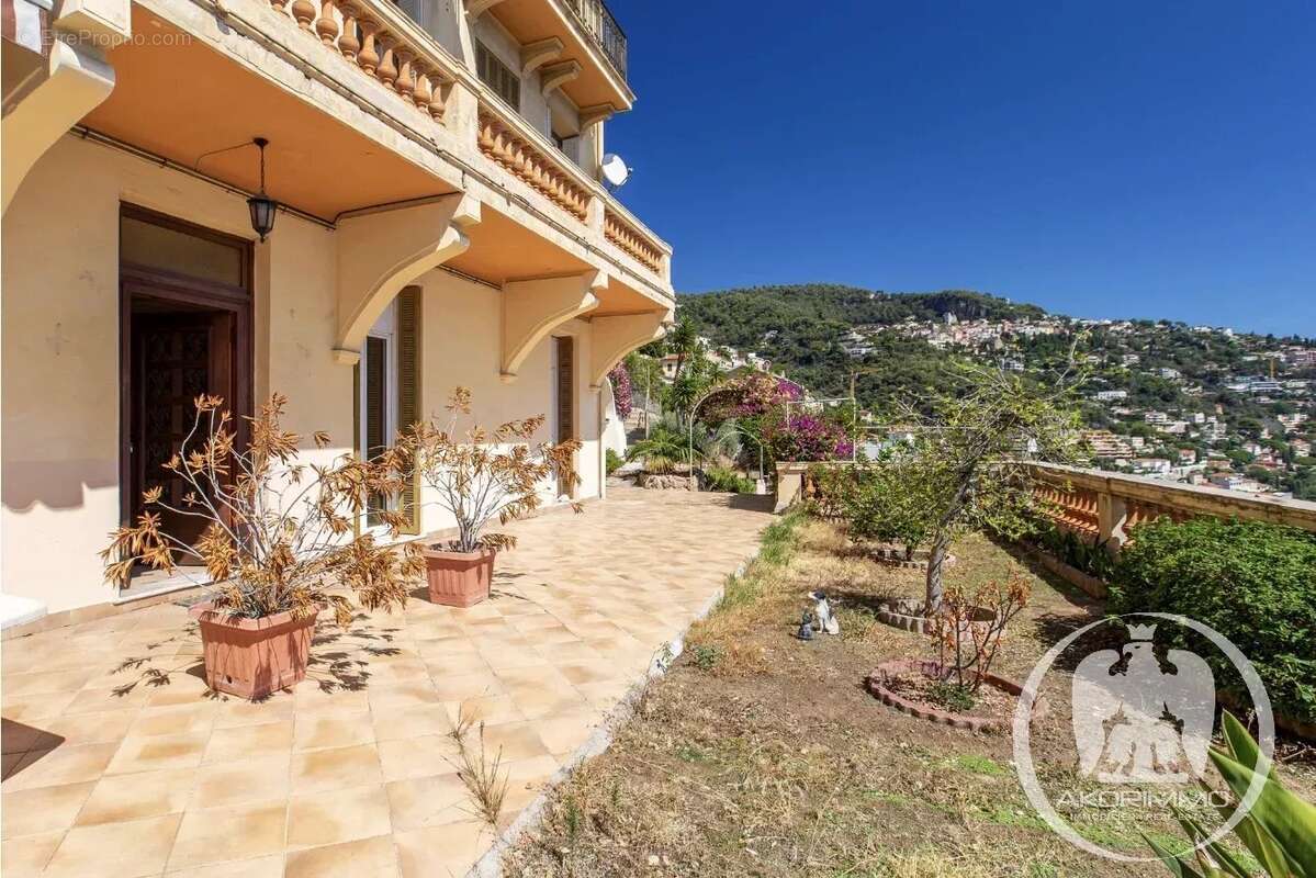 Appartement à ROQUEBRUNE-CAP-MARTIN