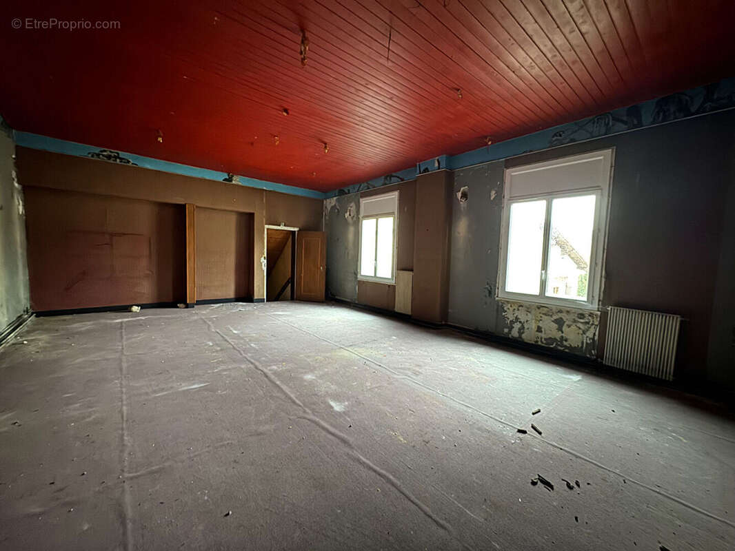 NEZEL - Maison avec extérieur gazonné à rénover - photo 5