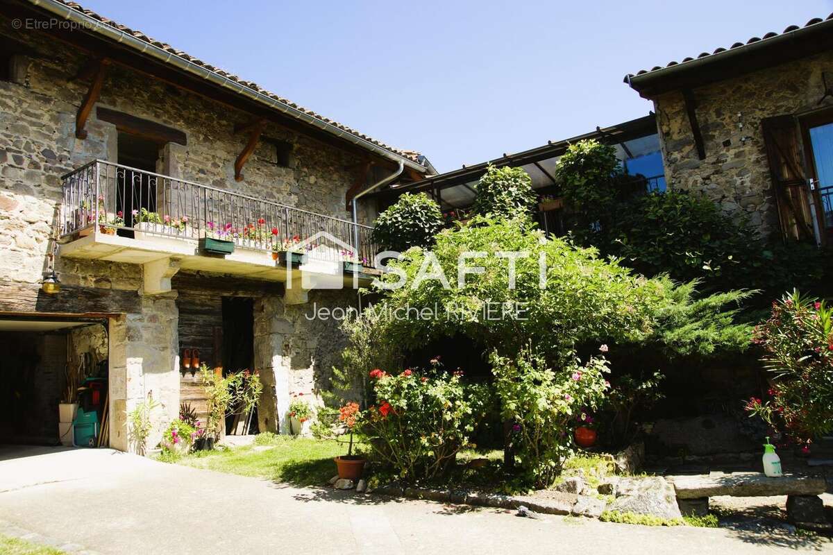 Maison 150 m² à Taluyers  - photo 2
