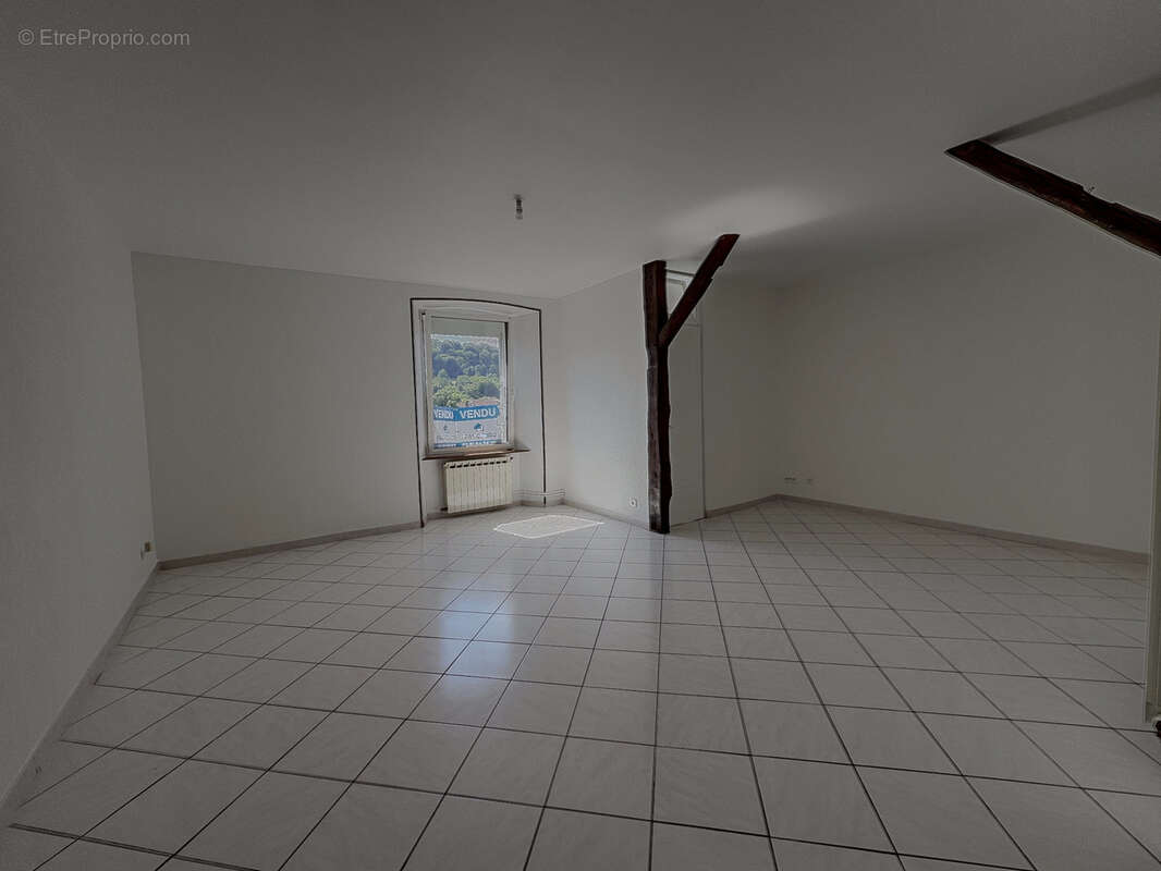 Appartement à PONT-DE-ROIDE