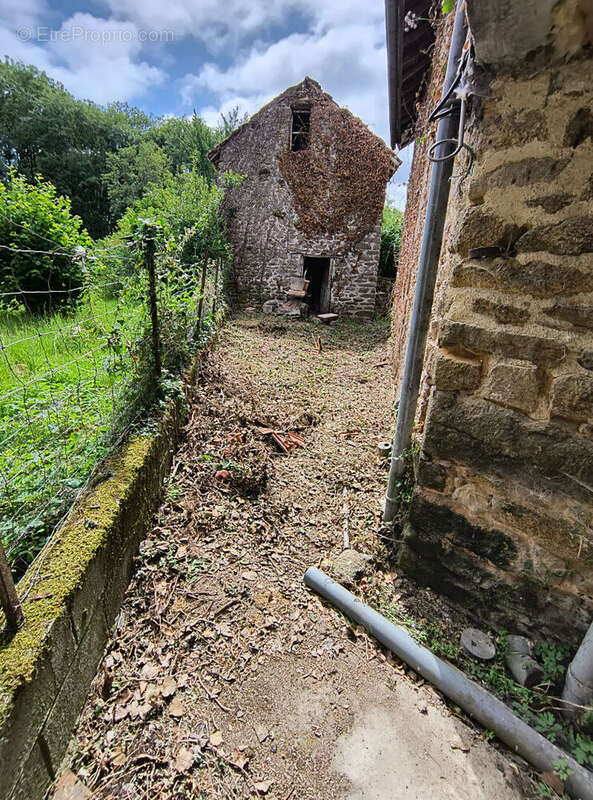 Maison à BERSAC-SUR-RIVALIER