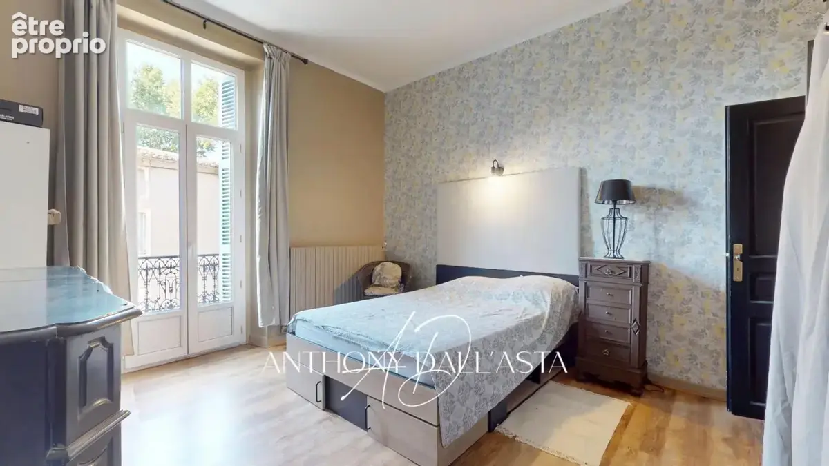 Ensemble immobilier avec appartement de 105 m² avec une grande terrasse, une chambre de bonne et une cave - photo 5