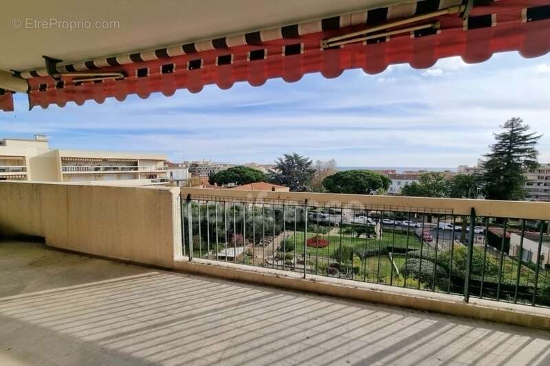 Appartement à VALLAURIS