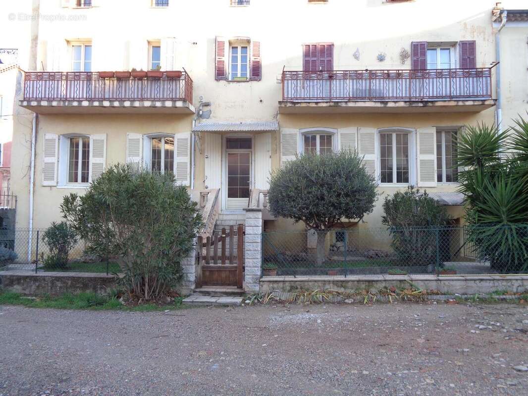   - Appartement à DRAGUIGNAN
