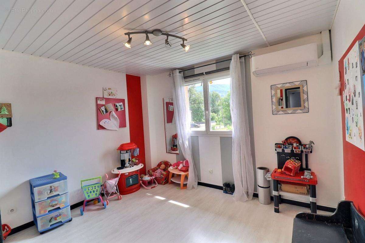 Villa de 124m² 4 chambres + piscine - photo 9