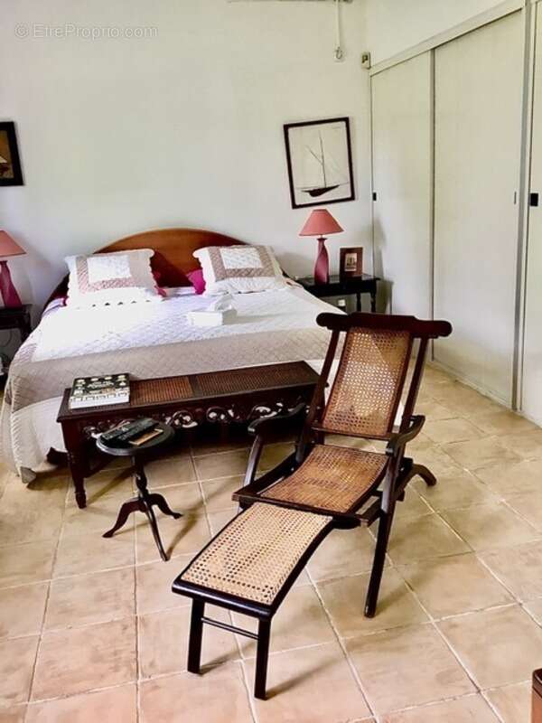 Maison à BAIE-MAHAULT