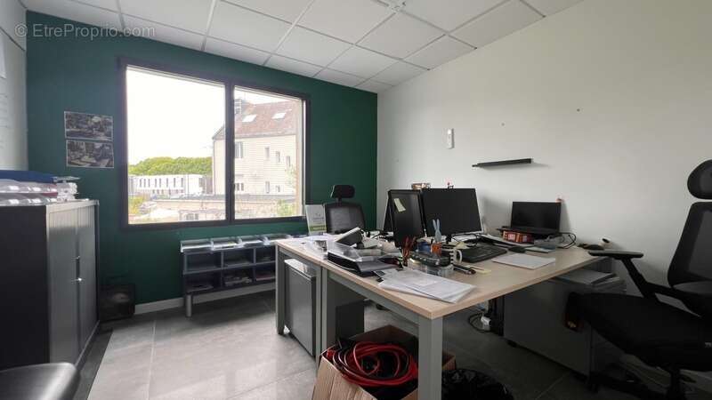 Local/bureau à vendre QUIMPER - 670 m² - Parking  Quartier Ty Pont Kerroué - photo 12