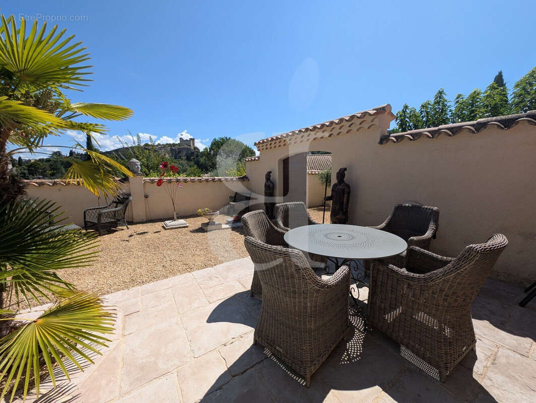 Maison à VAISON-LA-ROMAINE