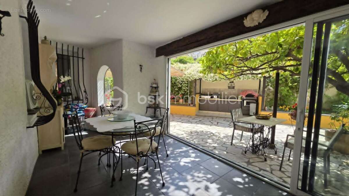 A cogolin (Var) - maison Traditionnelle 118 m² avec garage et piscine - photo 17