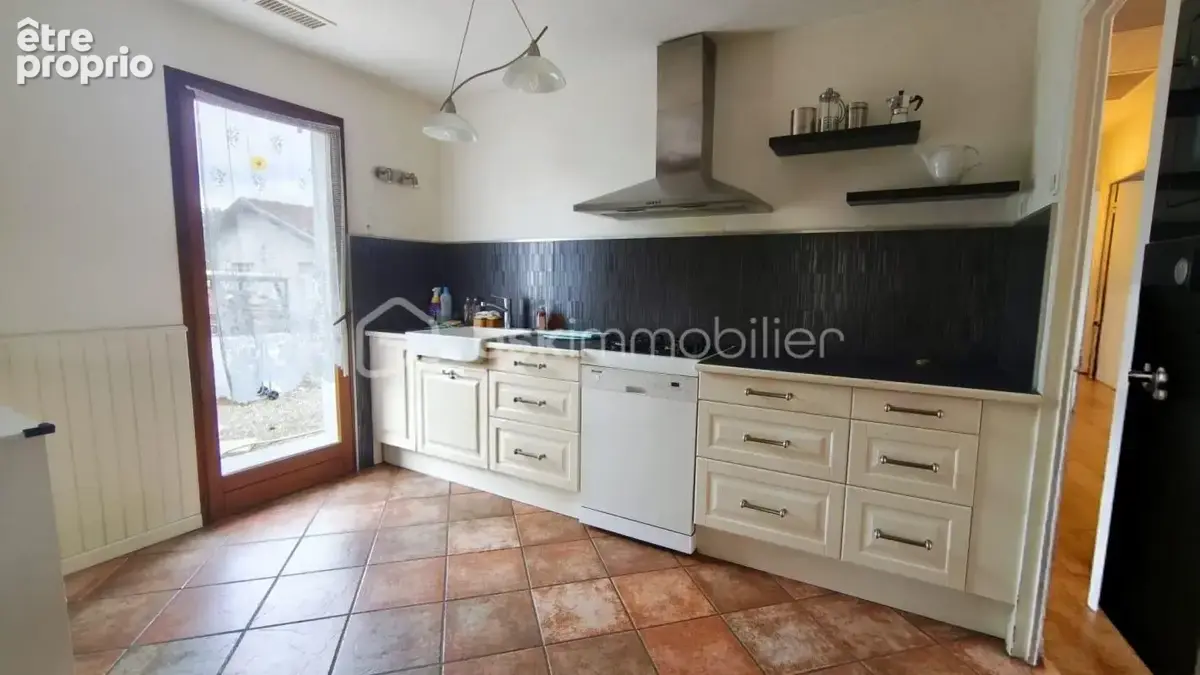 À vendre, maison de plain-pied en parfait état à Ardiège - photo 4