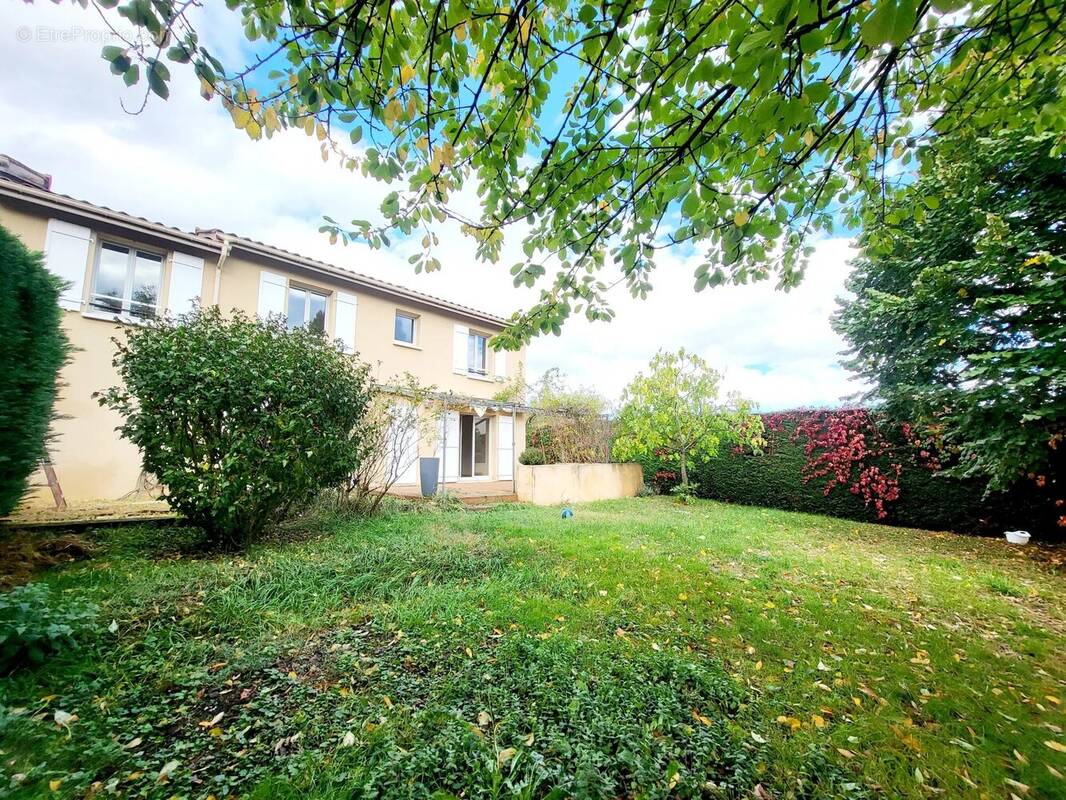 Maison à CHAZAY-D'AZERGUES