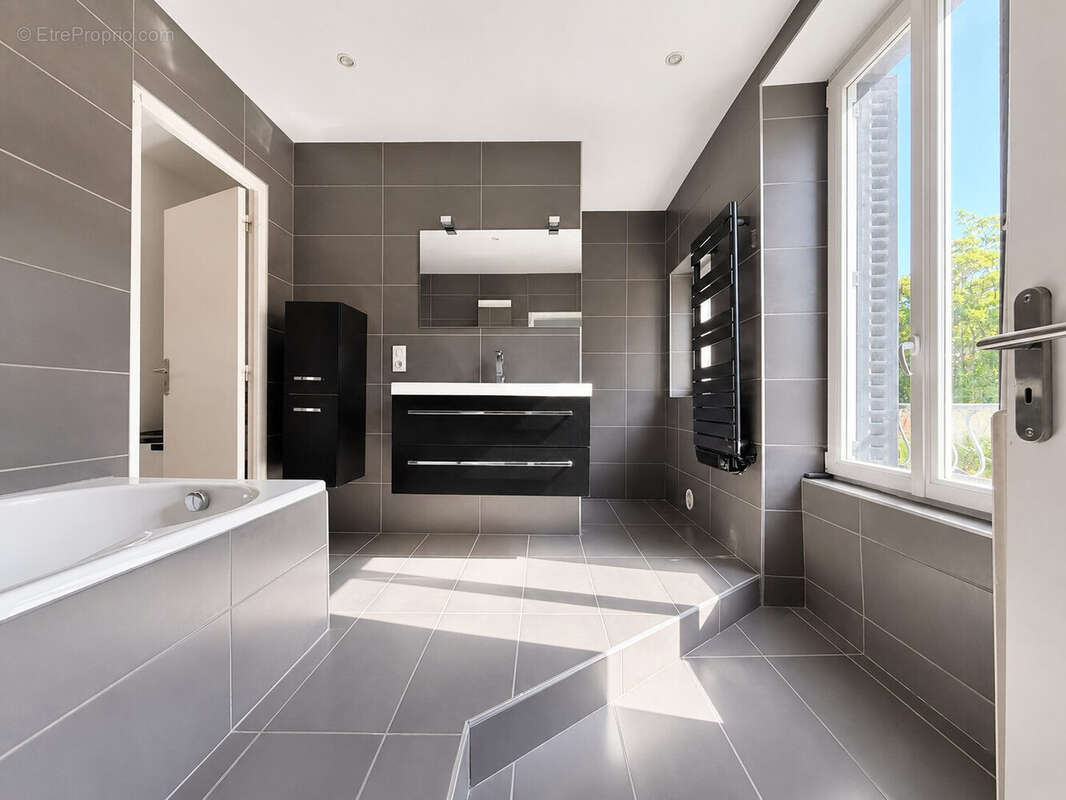 Maison 170 m² à Royat  - photo 6