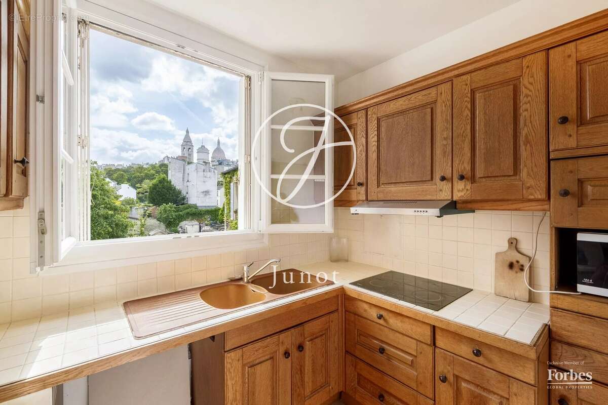 Appartement à PARIS-18E