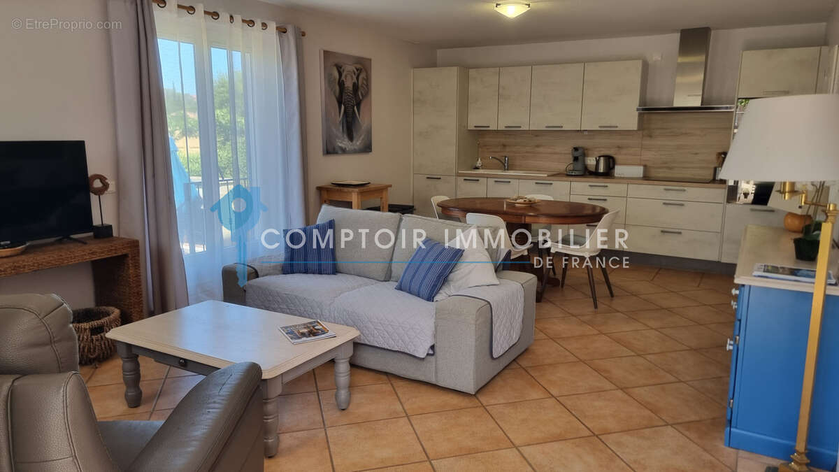 VAR (83) - À VENDRE - VIDAUBAN - Villa 4 chambres dans un domaine hôtelier sécurisé - photo 4