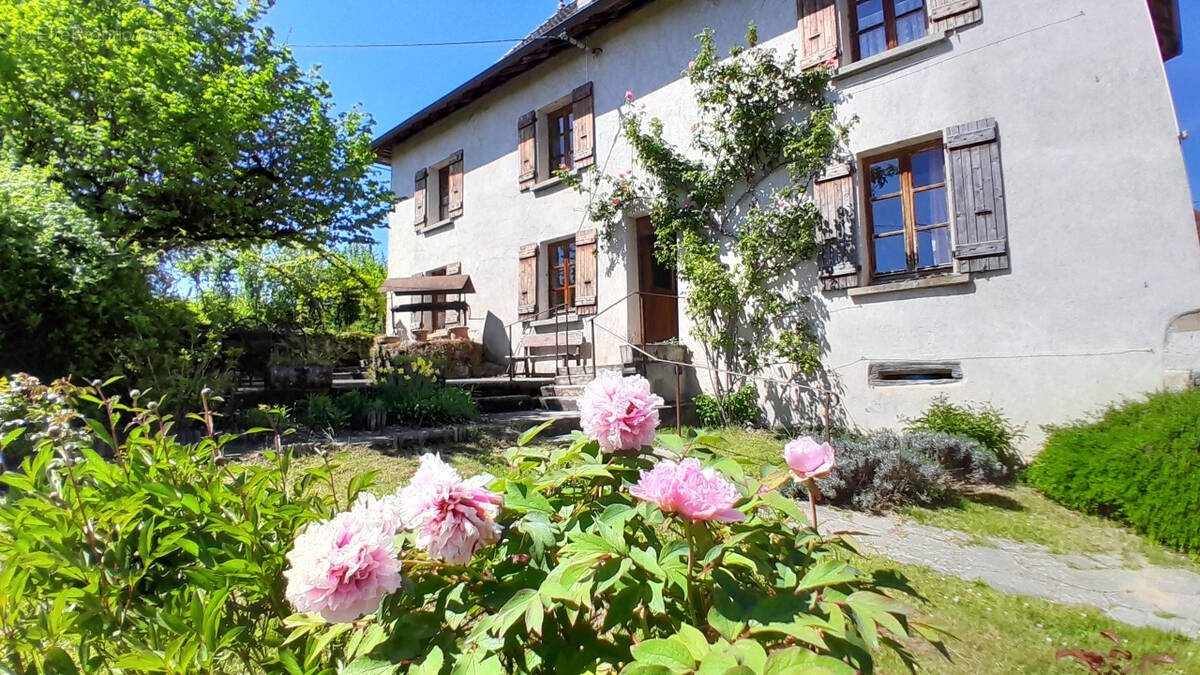 Maison à FAVERGES-DE-LA-TOUR