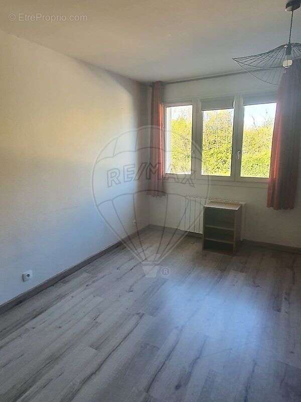 Commerce à SAINT-POURCAIN-SUR-SIOULE