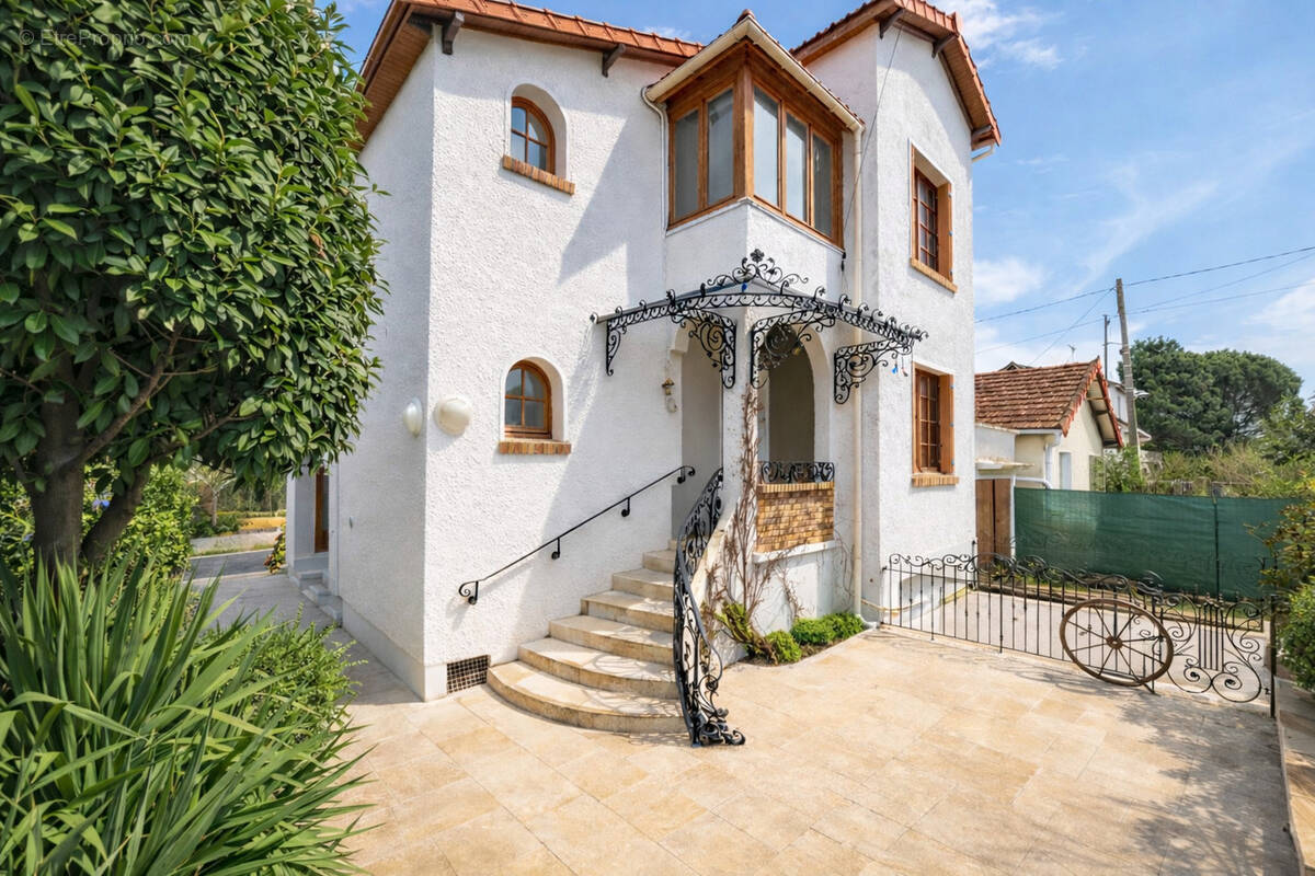 Facade corrigee - Maison à YERRES