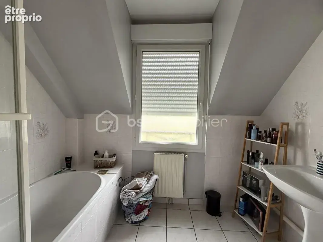 Maison familiale de 140 m² – 4 chambres – Garage - parking - jardin - photo 12