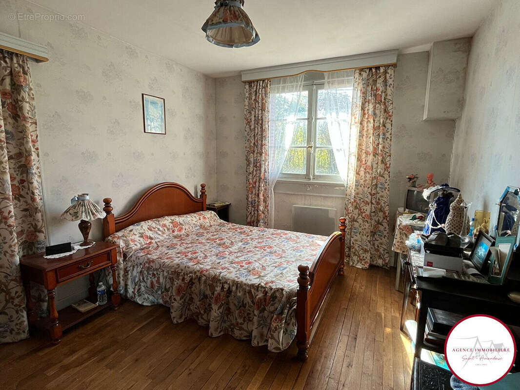 Maison à SAINT-AMAND-MONTROND