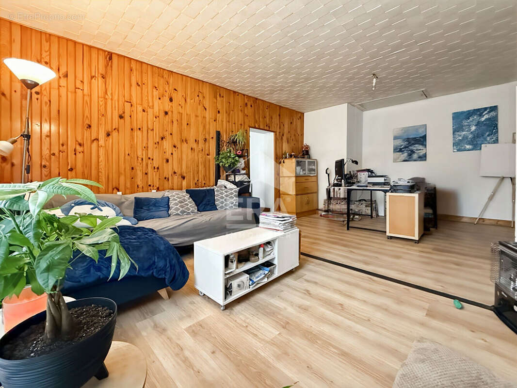 Maison à PARAY-DOUAVILLE