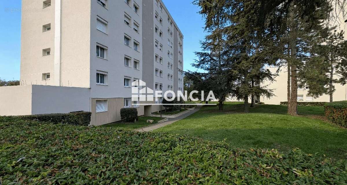 Appartement à CHILLY-MAZARIN