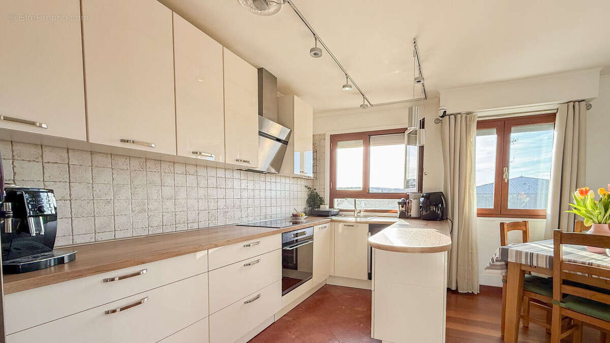Appartement à NANTERRE