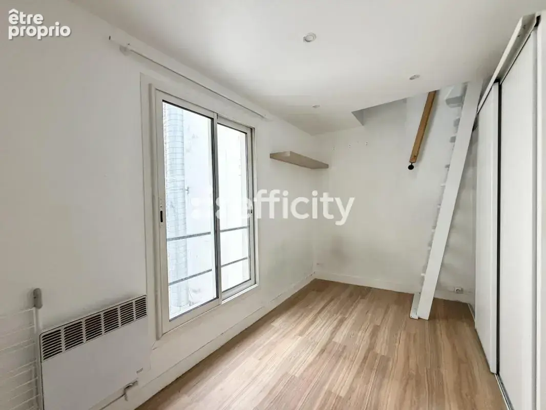 Appartement à PARIS-9E