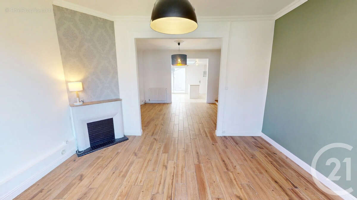 Maison à SAINT-QUENTIN