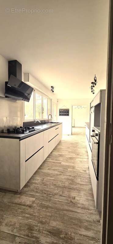 Maison à ROULLET-SAINT-ESTEPHE