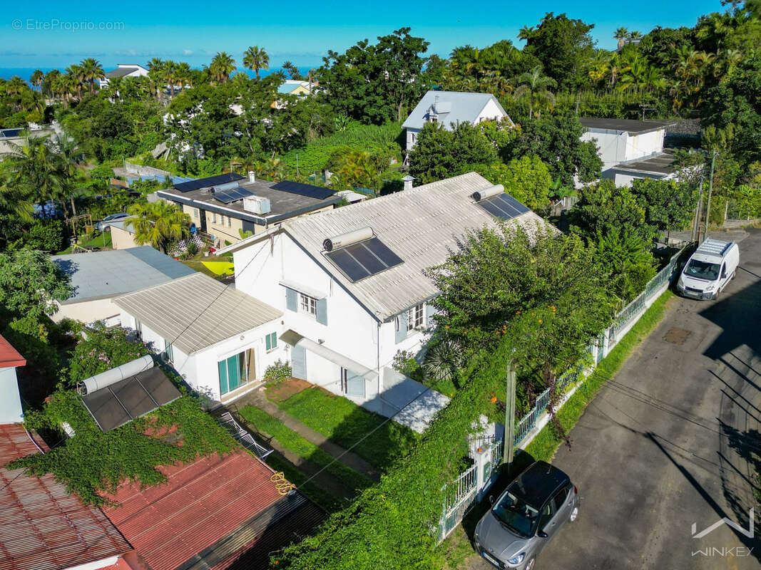 EXCLUSIVITÉ · Maison 230 m2 · 2 logements indépendants · Le Tampon 12ème Km · - photo 8