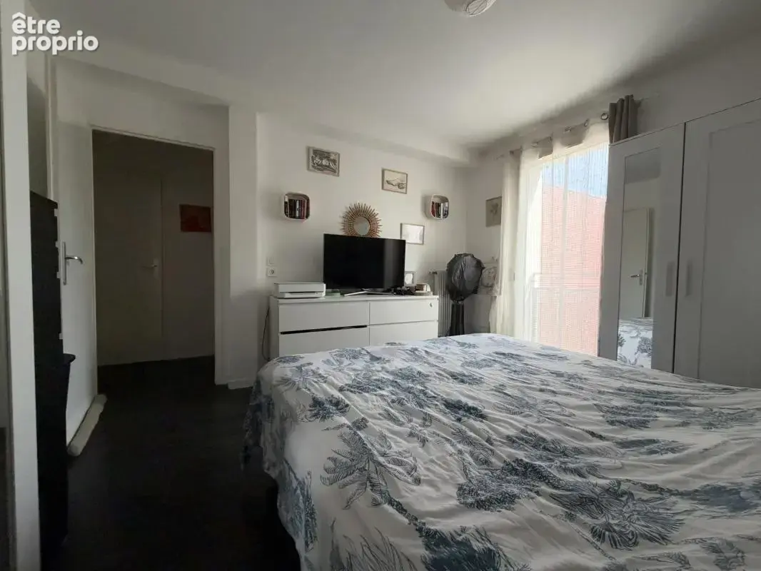 Stains - beau duplex - 3 pieces de 60m² - au 1er et dernier - photo 8