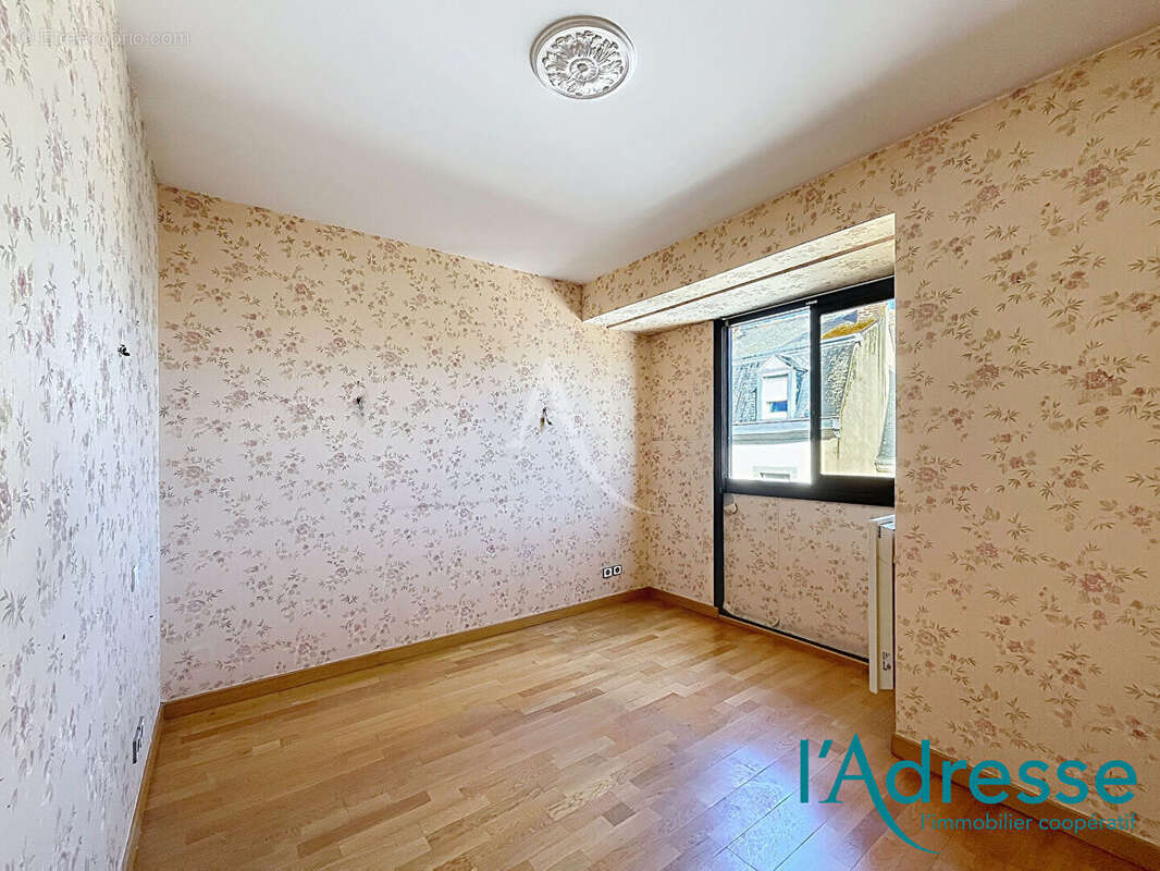 Appartement Mayenne 4 pièce(s) 79 m2 - Garage fermé et cave. - photo 12