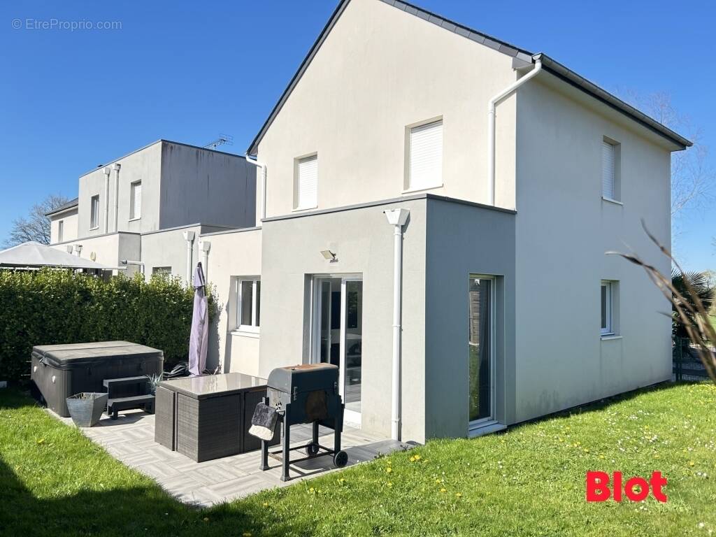 Maison à LA BOUEXIERE