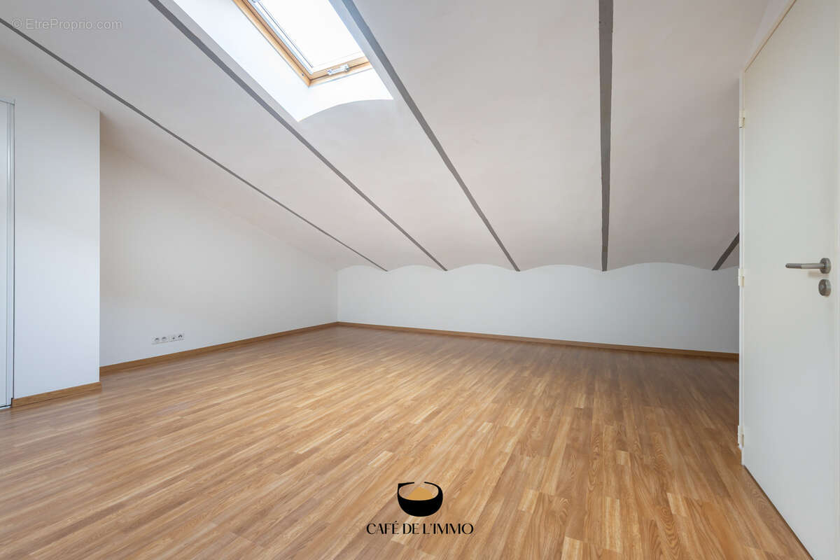 Appartement à MARSEILLE-2E