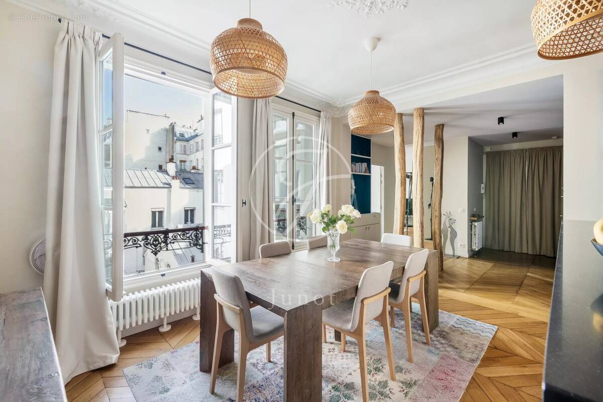 Appartement à PARIS-9E