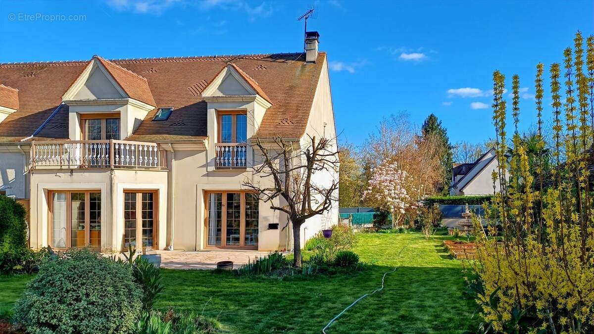 Maison à GARANCIERES